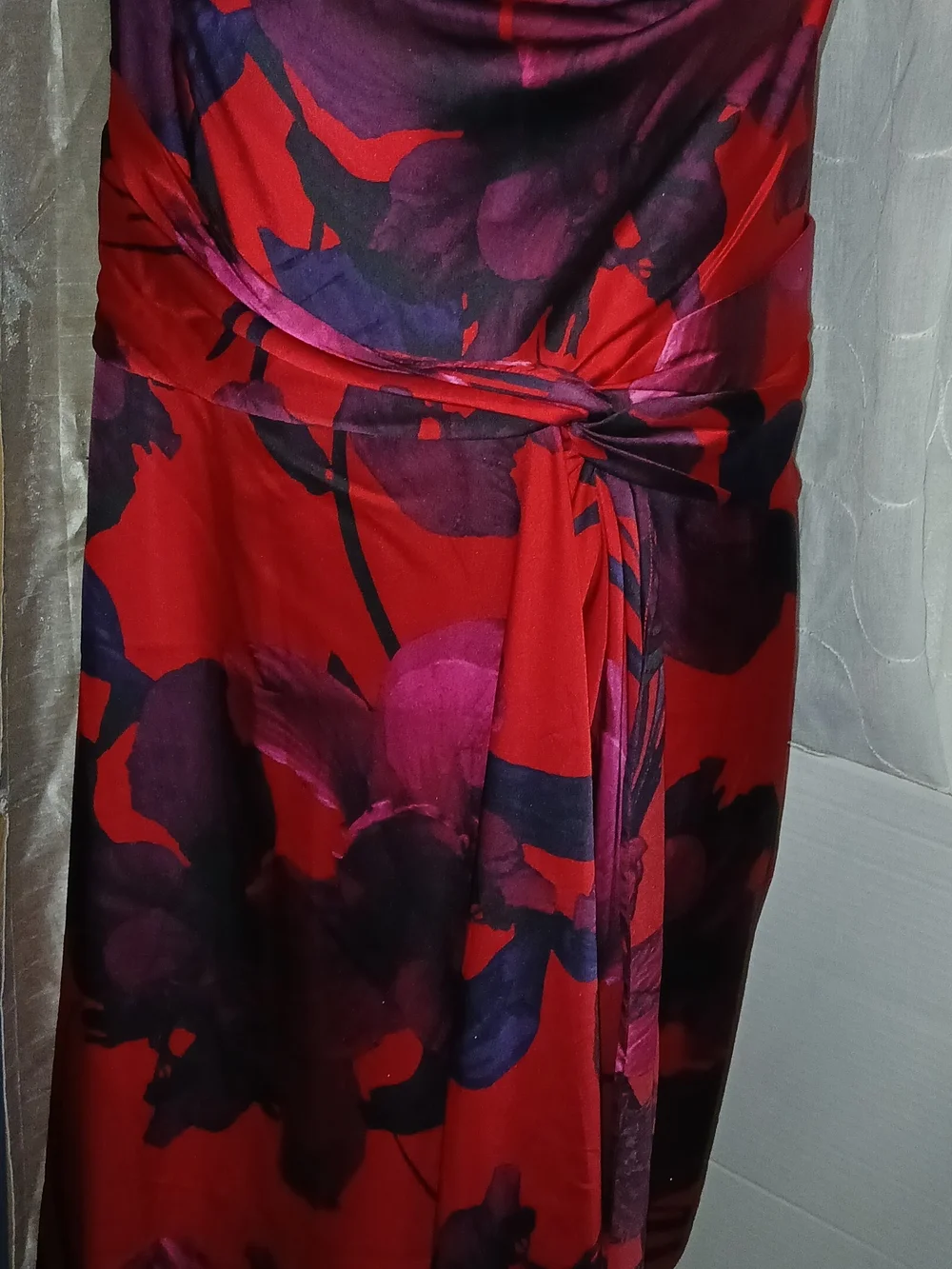 Suzy Shier Red Satin Midi Dress with Purple Floral Print - Picture 3 of 5